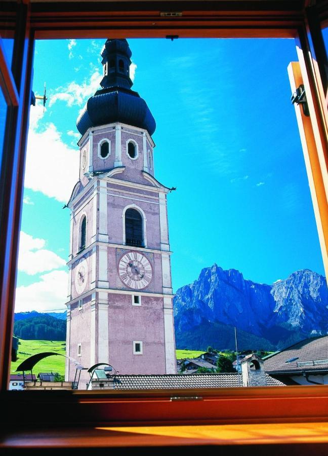 Hotel Zum Turm Кастелрото Стая снимка