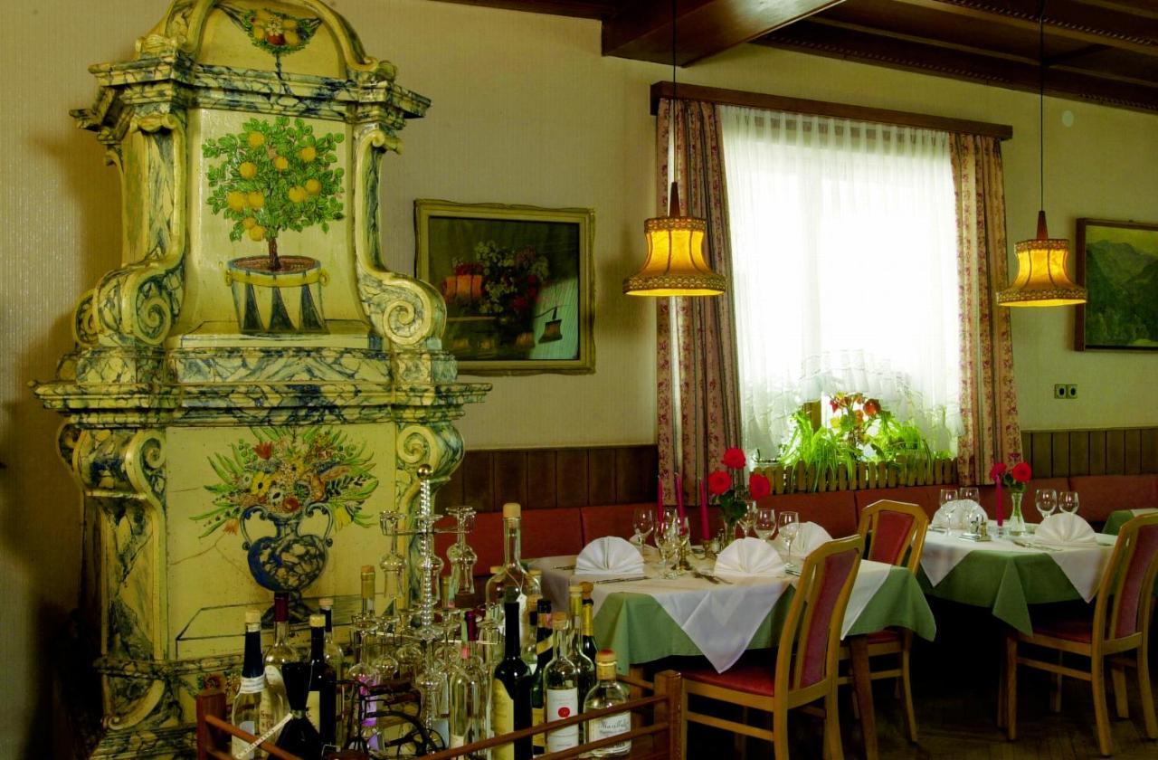 Hotel Zum Turm Кастелрото Екстериор снимка