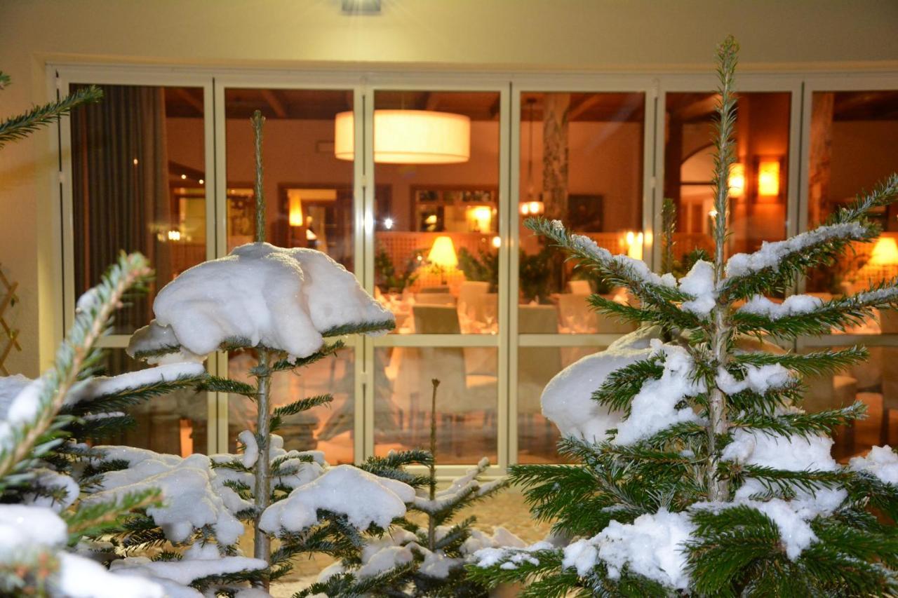 Hotel Zum Turm Кастелрото Екстериор снимка