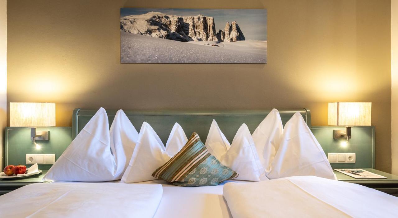 Hotel Zum Turm Кастелрото Екстериор снимка