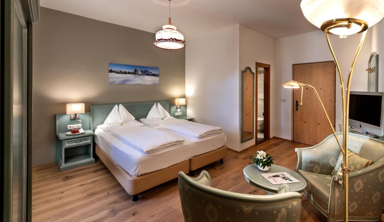 Hotel Zum Turm Кастелрото Екстериор снимка