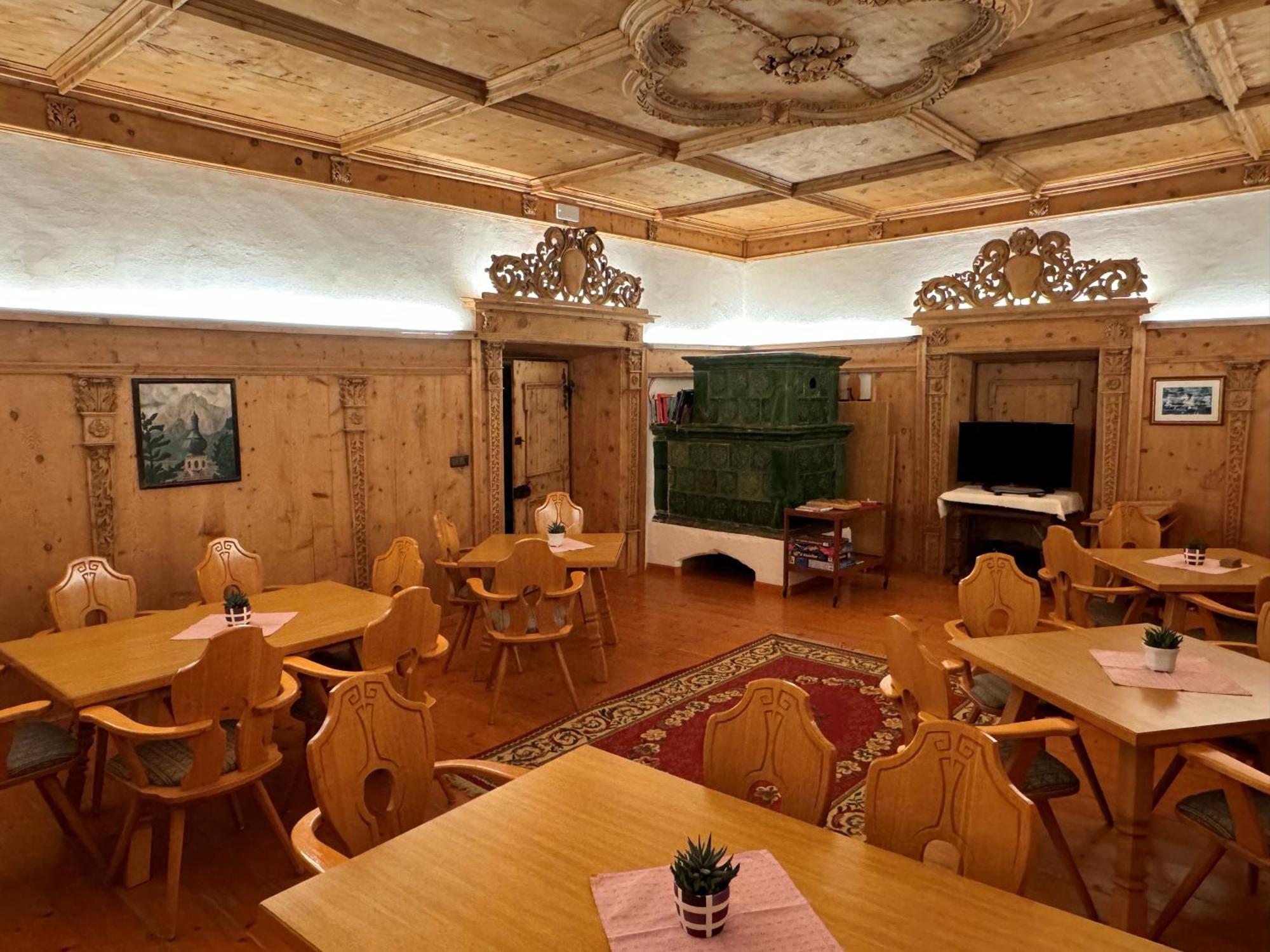 Hotel Zum Turm Кастелрото Екстериор снимка