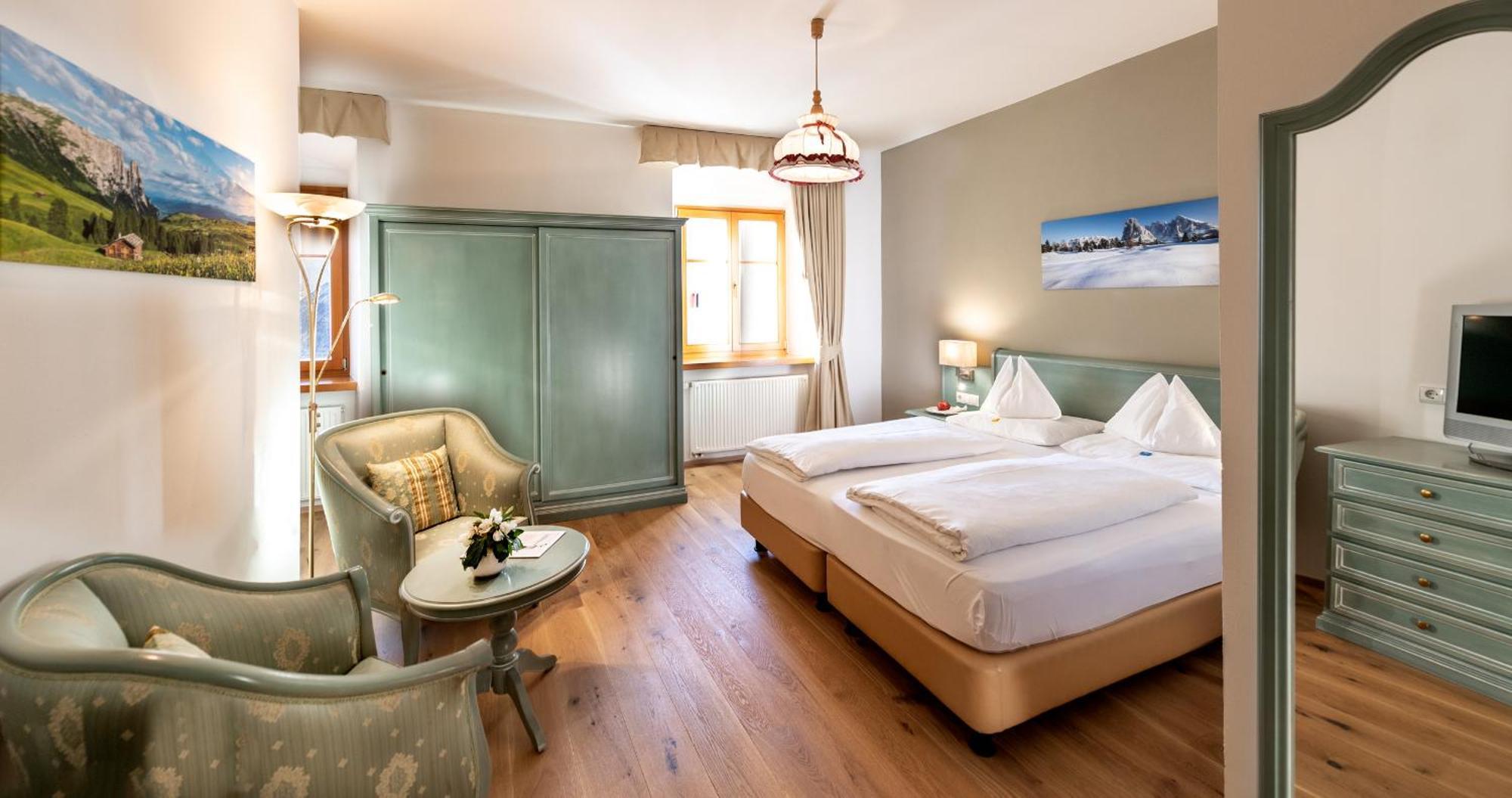 Hotel Zum Turm Кастелрото Екстериор снимка