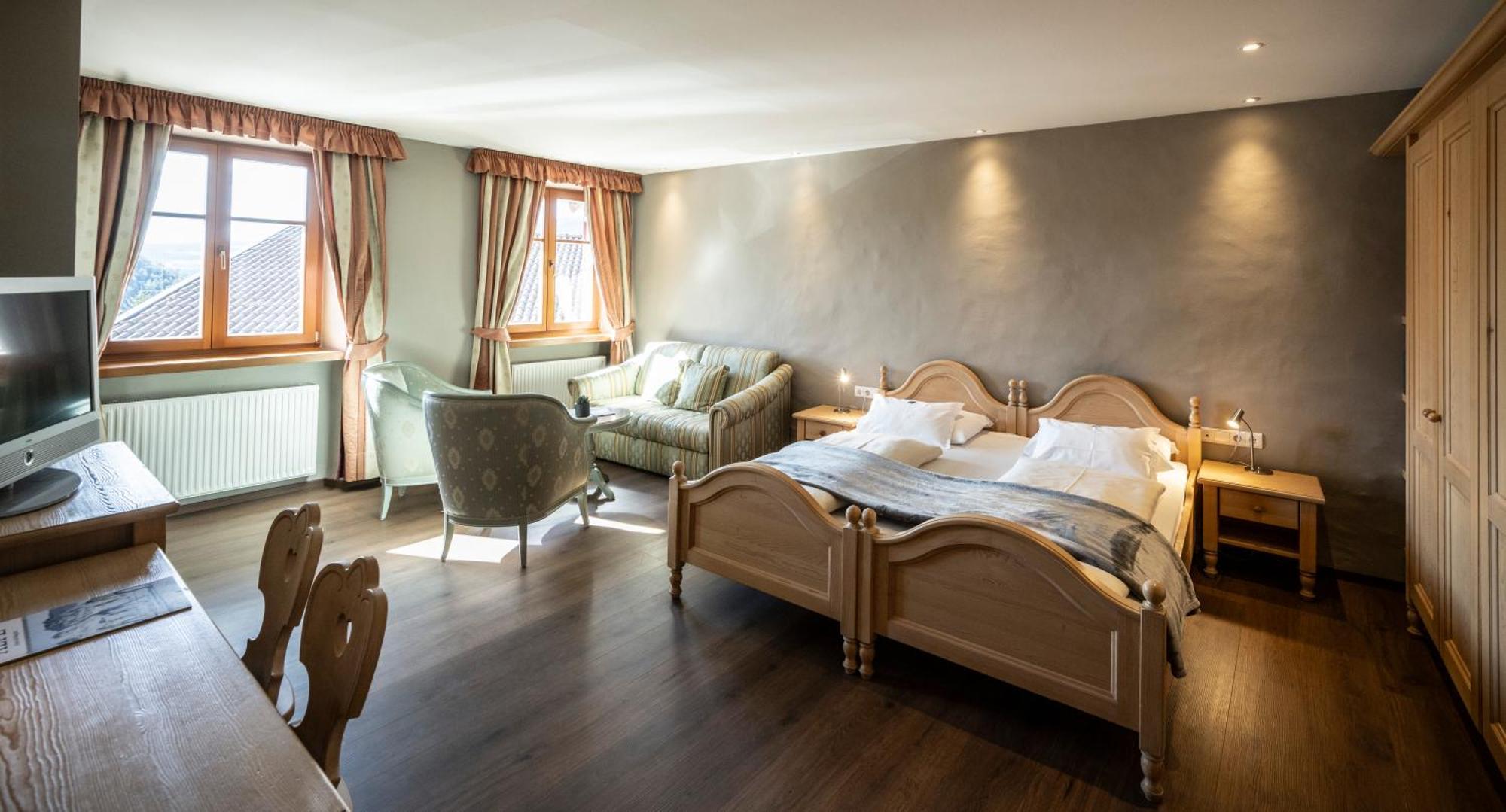 Hotel Zum Turm Кастелрото Екстериор снимка